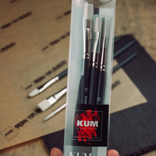 KUM Acrylic & Oil Brushes
